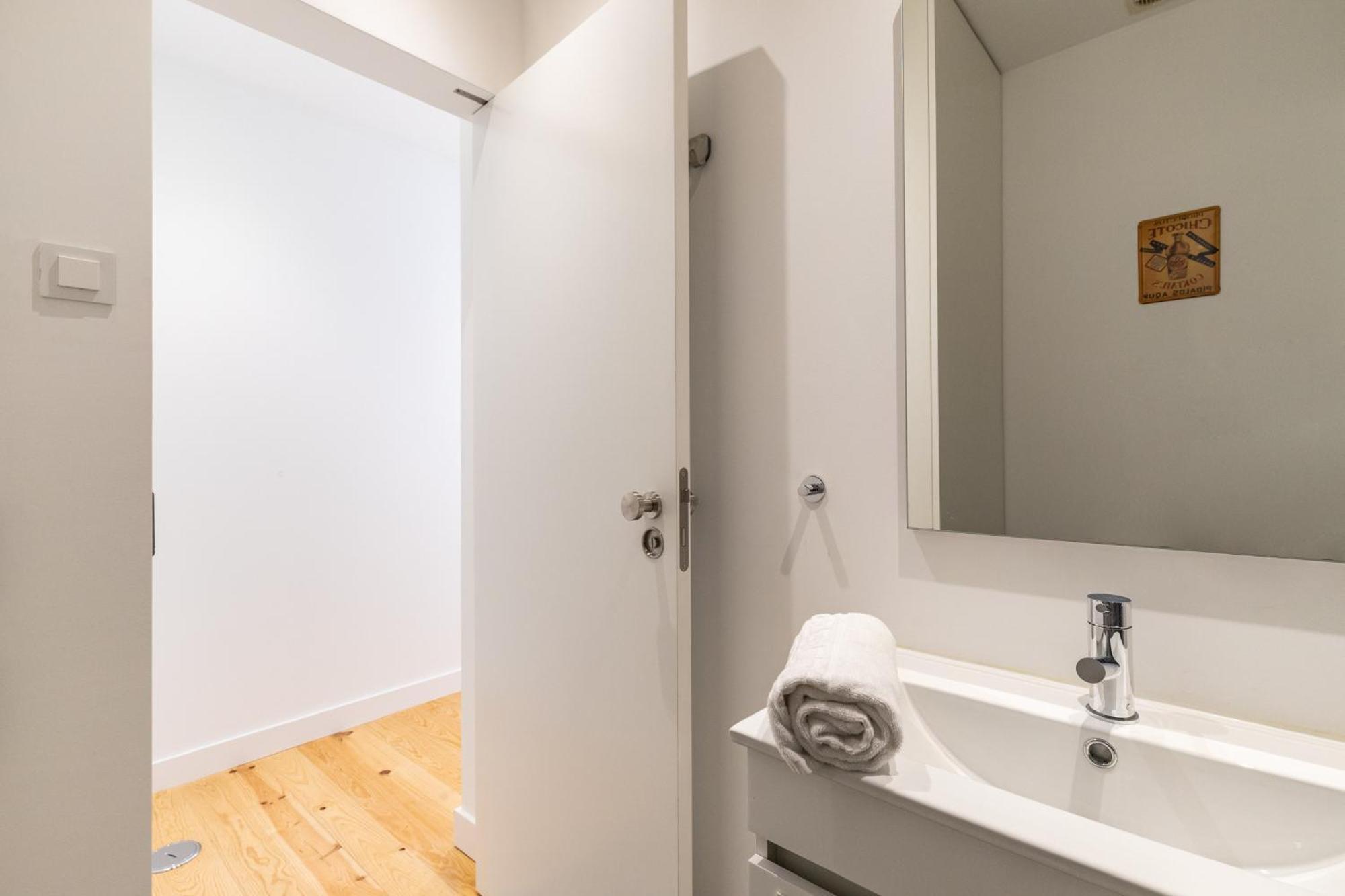 Design And Bright Studios Near Pasteis De Belem Лиссабон Экстерьер фото
