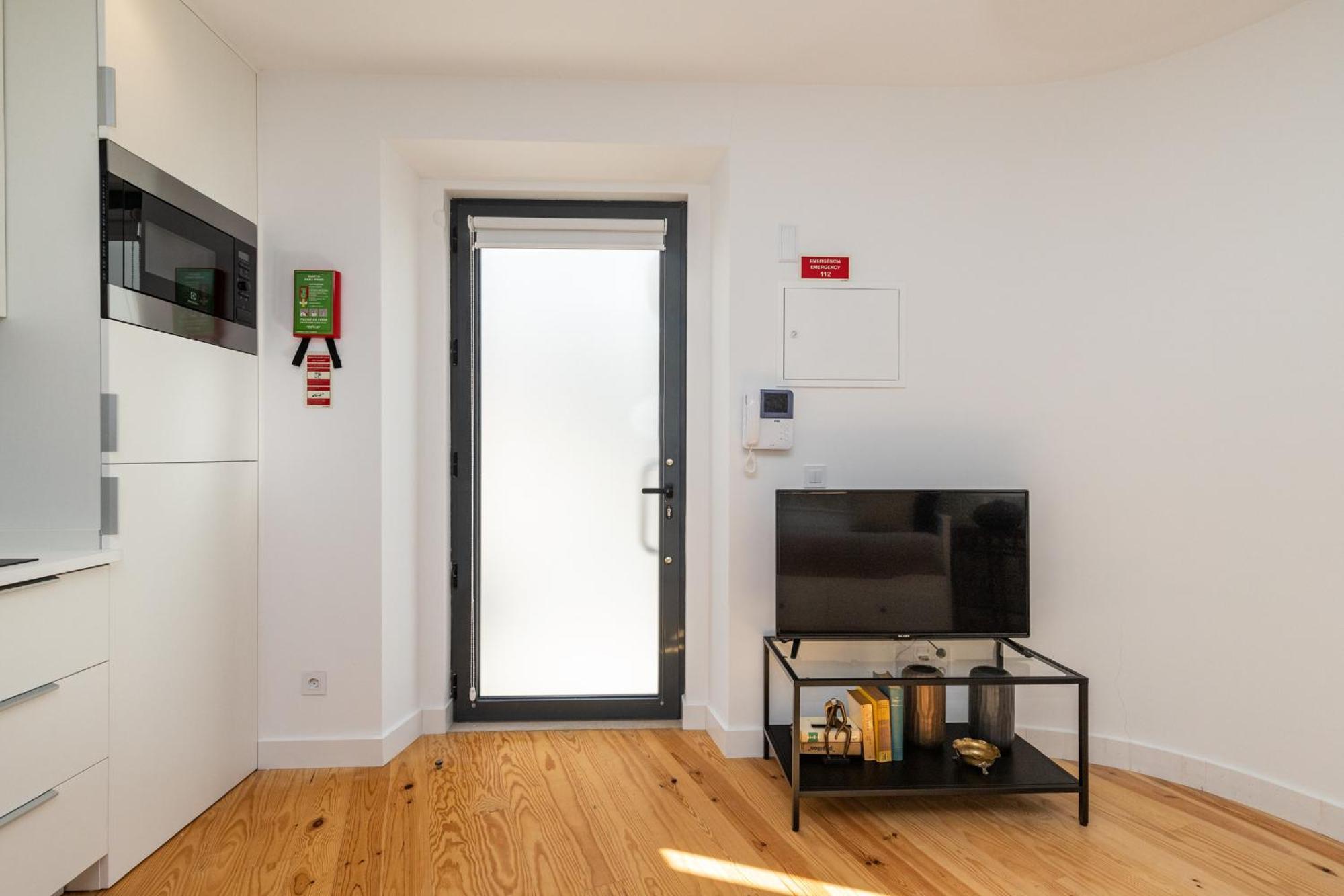 Design And Bright Studios Near Pasteis De Belem Лиссабон Экстерьер фото