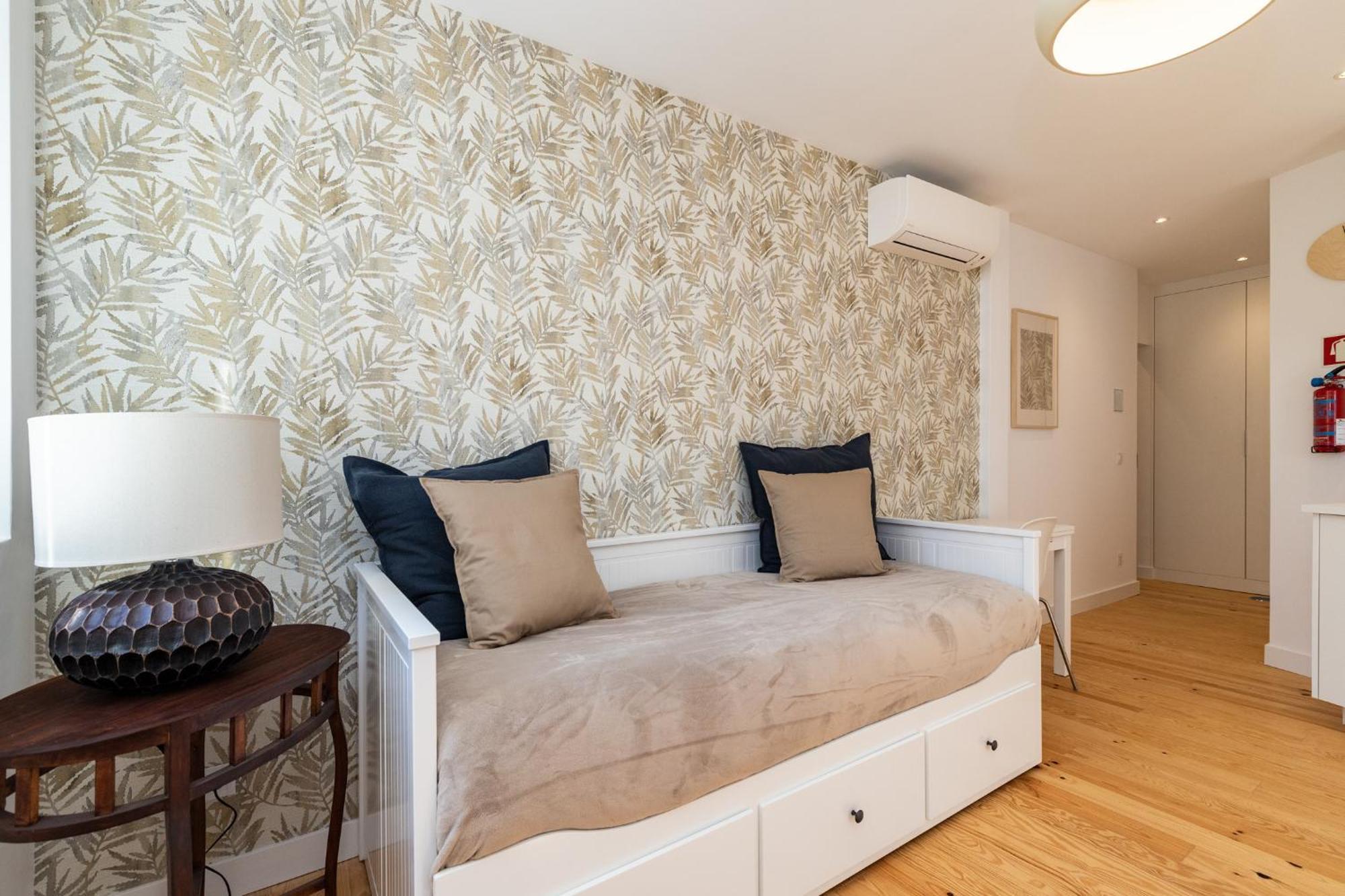 Design And Bright Studios Near Pasteis De Belem Лиссабон Экстерьер фото